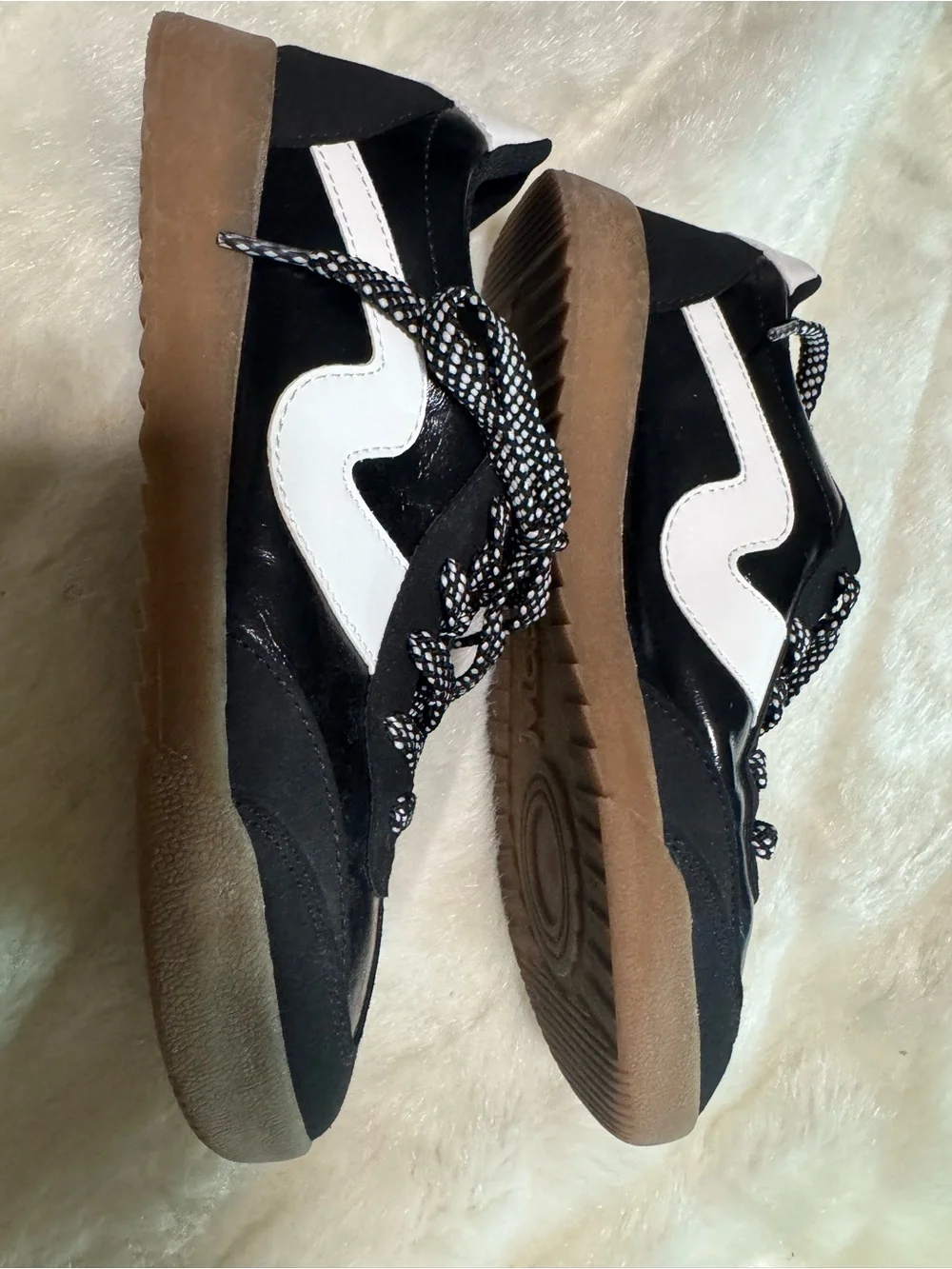 Women's Black and White Lace-Up Sneakers with Gum Sole 8.5 M